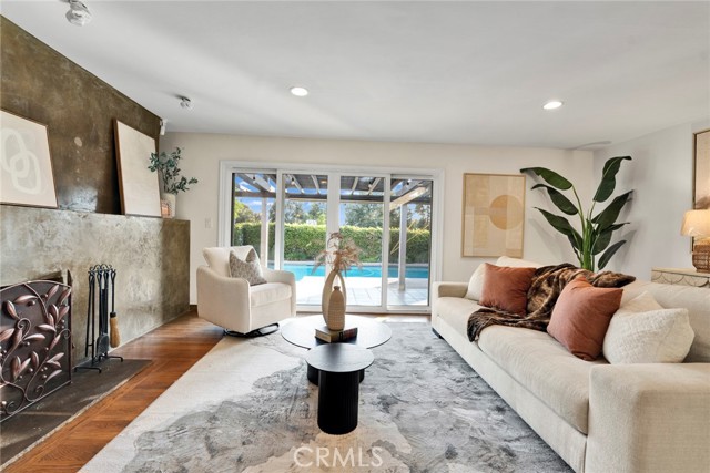 1811 Chantry Drive, Arcadia CA: https://media.crmls.org/medias/6102336e-21ac-452b-87f7-1040520002ba.jpg