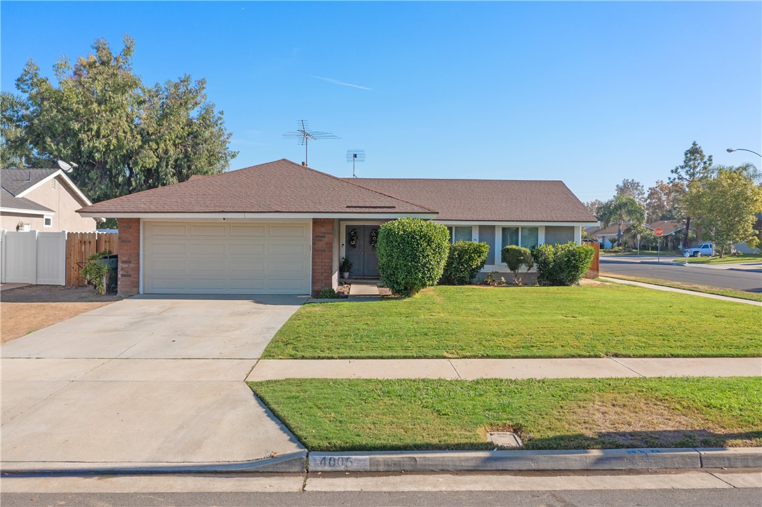 4005 Grimsby Ln, Riverside, CA 92505