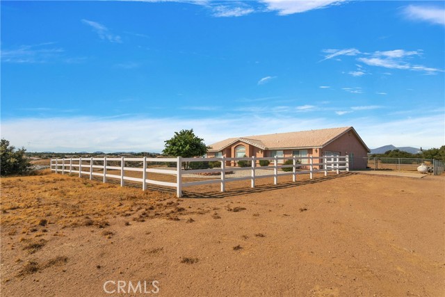 Detail Gallery Image 1 of 1 For 9875 Alta Mesa Rd, Oak Hills,  CA 92344 - 5 Beds | 2/1 Baths