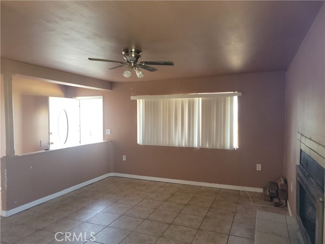 Detail Gallery Image 3 of 8 For 11845 Yates Ave, Adelanto,  CA 92301 - 3 Beds | 2 Baths