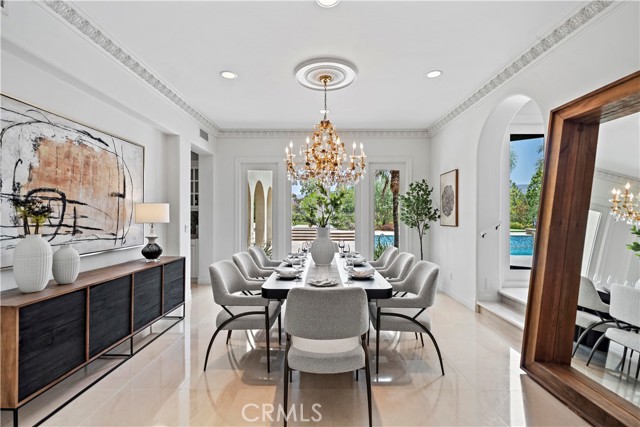 2535 Bronzewood Drive, Tustin CA: https://media.crmls.org/medias/6105025e-0237-4b59-8573-a8c49789cf59.jpg