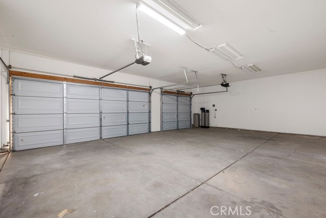 6834 Phoenix Court, Hesperia CA: https://media.crmls.org/medias/61057117-1177-4b1c-9c05-aa2f523a28a8.jpg