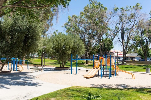 Detail Gallery Image 39 of 40 For 25236 via Sistine, Valencia,  CA 91355 - 2 Beds | 2 Baths