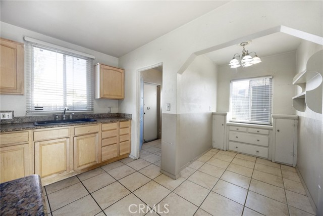 Detail Gallery Image 8 of 25 For 2829 Dracena St, Bakersfield,  CA 93304 - 2 Beds | 1 Baths