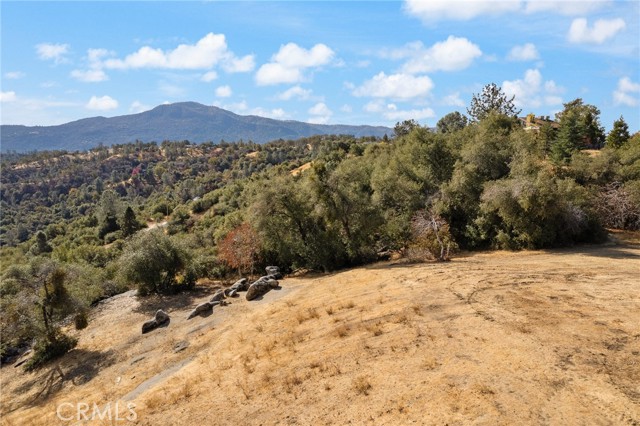 Detail Gallery Image 14 of 42 For 42617 Old Yosemite Rd, Oakhurst,  CA 93644 - 3 Beds | 2/1 Baths