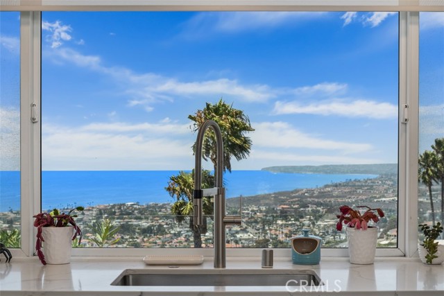 413 E Avenida Cordoba, San Clemente CA: https://media.crmls.org/medias/6107c2e3-13dc-4735-a25a-25b3da21ad4e.jpg