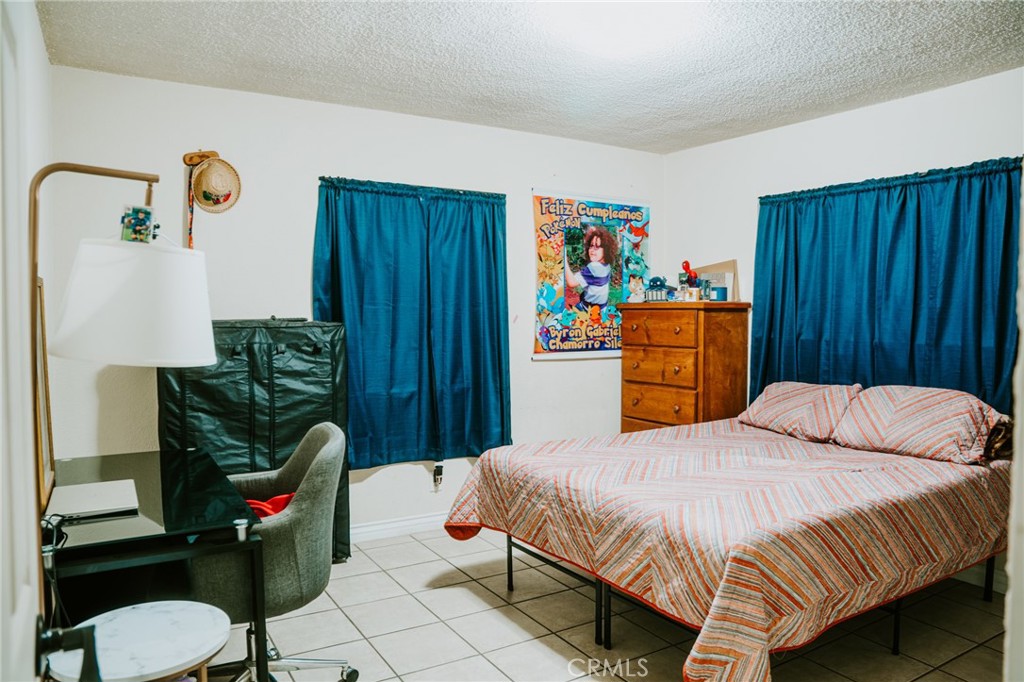 https://media.crmls.org/medias/61085027-3be8-45db-b85b-9c8159f6be55.jpg?preset=X-Large