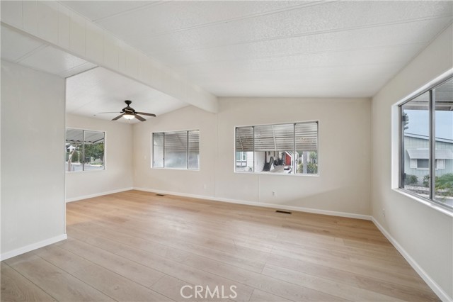 Detail Gallery Image 2 of 26 For 3663 Buchanan #130,  Riverside,  CA 92503 - 2 Beds | 2 Baths