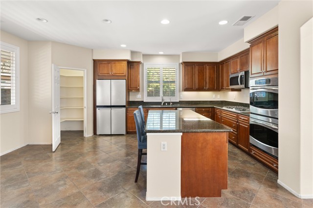 Detail Gallery Image 22 of 56 For 32487 Meadow Glen Ct, Wildomar,  CA 92595 - 7 Beds | 5 Baths