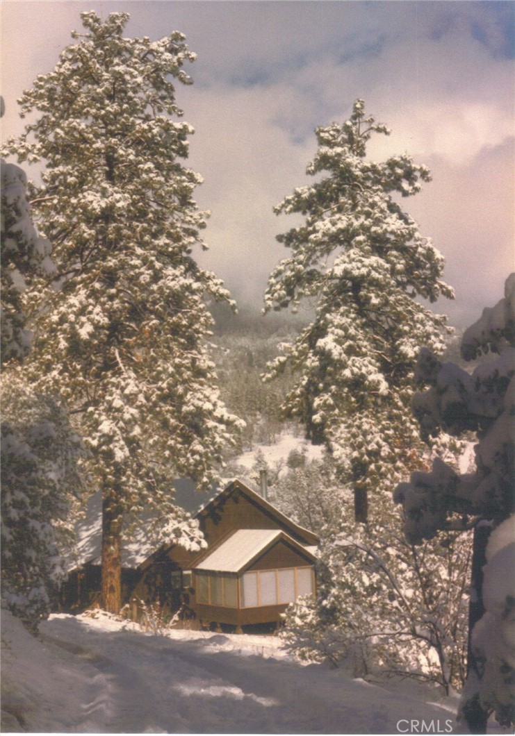 https://media.crmls.org/medias/610a42b1-0180-42e8-aaac-913030e9dfcb.jpg?preset=X-Large