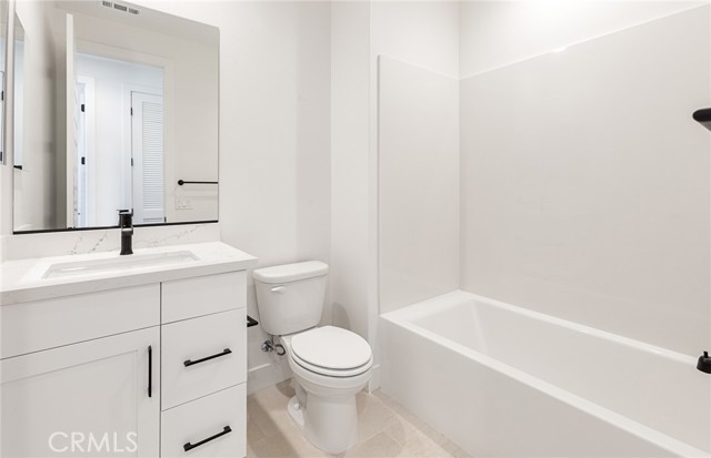 150 Bridle Drive, Burbank CA: https://media.crmls.org/medias/610ac2a9-70c4-4c7b-9ee6-9459b29795e2.jpg