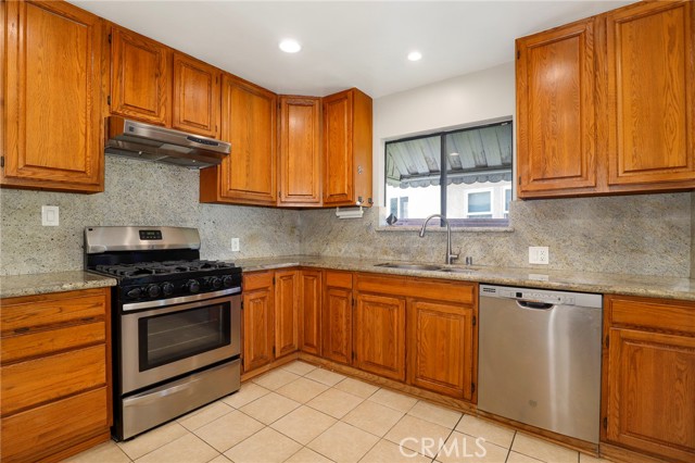 Detail Gallery Image 12 of 35 For 9400 Kramerwood Pl, Los Angeles,  CA 90034 - 3 Beds | 2 Baths