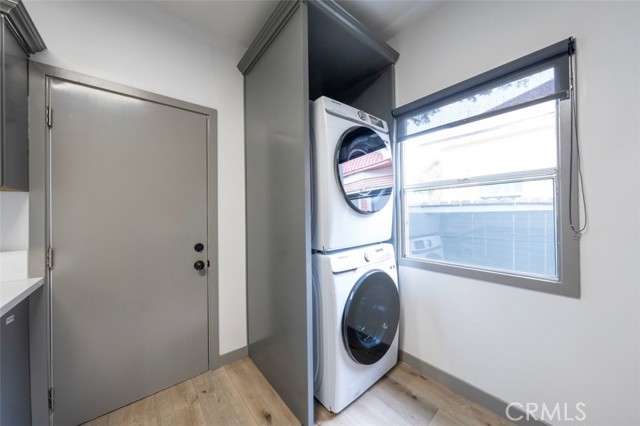 532 W 5th Street, Long Beach CA: https://media.crmls.org/medias/610b6d14-8df1-4738-af30-49e474e853c3.jpg