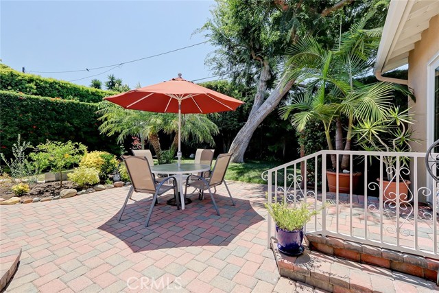 2210 Earle Court, Redondo Beach, California 90278, 3 Bedrooms Bedrooms, ,2 BathroomsBathrooms,Residential,Sold,Earle,SB22146136