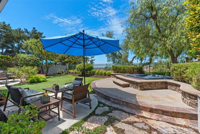 13 Mariposa, Rancho Santa Margarita CA: https://media.crmls.org/medias/610bdfcc-2739-4479-86f0-e2dfdc1e73f5.jpg