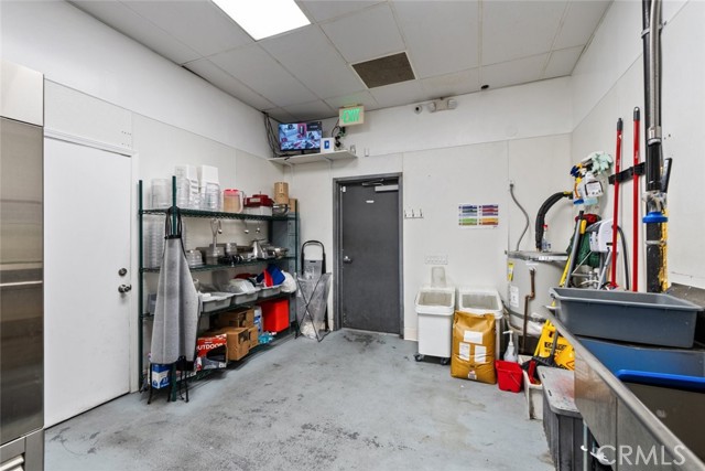 39438 Trade Center Drive, Palmdale CA: https://media.crmls.org/medias/610c09e4-7c09-4812-a1c5-580a6b8d66a3.jpg