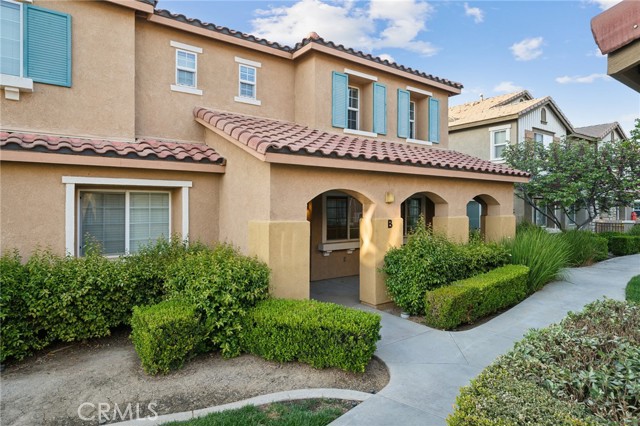 Detail Gallery Image 2 of 42 For 25888 Iris Ave #B,  Moreno Valley,  CA 92551 - 2 Beds | 2/1 Baths