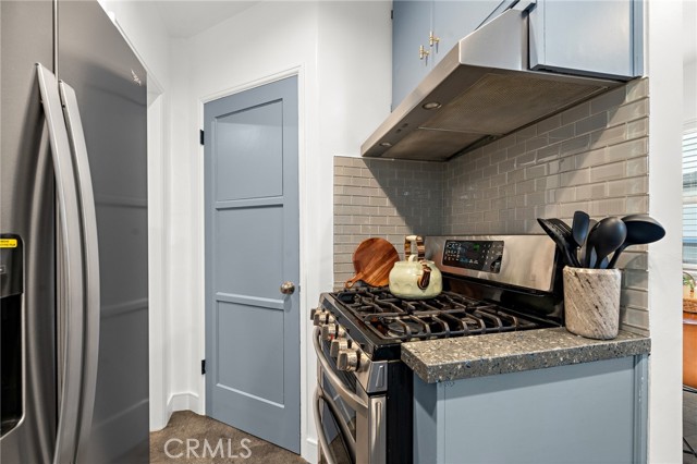 Detail Gallery Image 9 of 24 For 5027 W 135th, Hawthorne,  CA 90250 - 3 Beds | 2 Baths