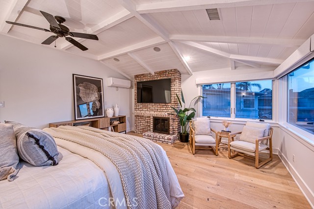 Detail Gallery Image 11 of 22 For 2709 Cove St, Corona Del Mar,  CA 92625 - 3 Beds | 2/1 Baths