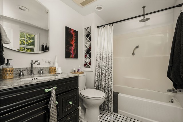 Detail Gallery Image 23 of 36 For 4545 Sunnyside Dr, Riverside,  CA 92506 - 2 Beds | 2 Baths