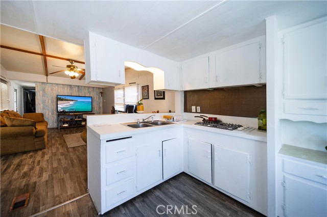 25521 Lincoln Avenue, Hemet CA: https://media.crmls.org/medias/610d32e6-14a5-4a1f-8068-b3935924d1a0.jpg