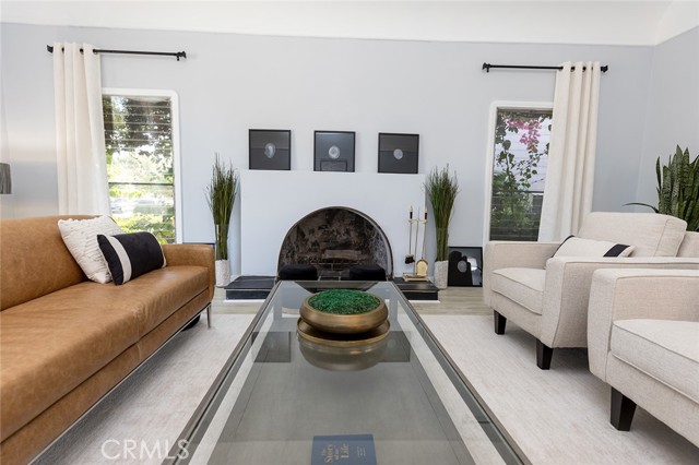 Detail Gallery Image 5 of 42 For 219 S Hamel Dr, Beverly Hills,  CA 90211 - 4 Beds | 2 Baths