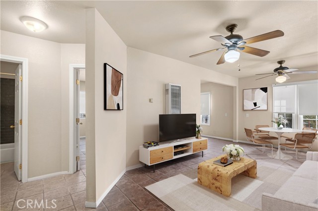 7319 S Normandie