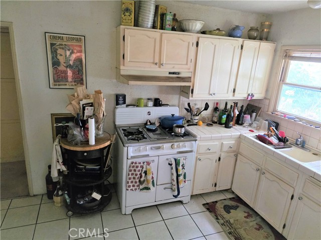 14153 Tiara Street, Van Nuys CA: https://media.crmls.org/medias/611003da-0472-435c-9bcc-a57a6e44b69d.jpg