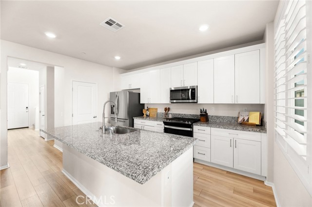 Detail Gallery Image 15 of 54 For 36362 Arcs, Winchester,  CA 92596 - 3 Beds | 3 Baths