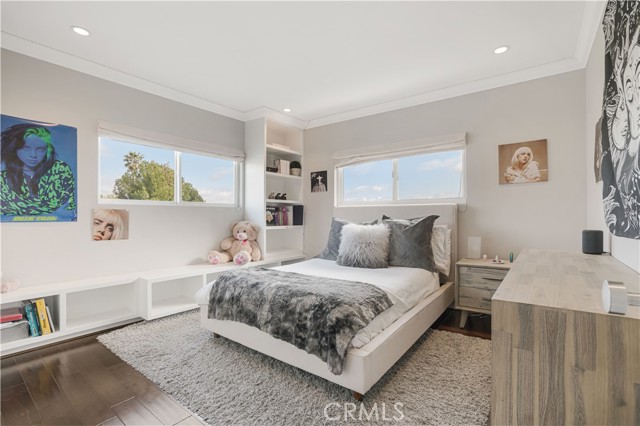 Detail Gallery Image 31 of 41 For 8407 Skyline Dr, Los Angeles,  CA 90046 - 4 Beds | 2/1 Baths