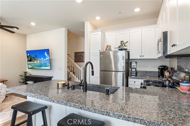 24125 Tuscany Avenue, Murrieta CA: https://media.crmls.org/medias/6110b6a3-1dc7-4e8b-a20e-2af4e9840943.jpg