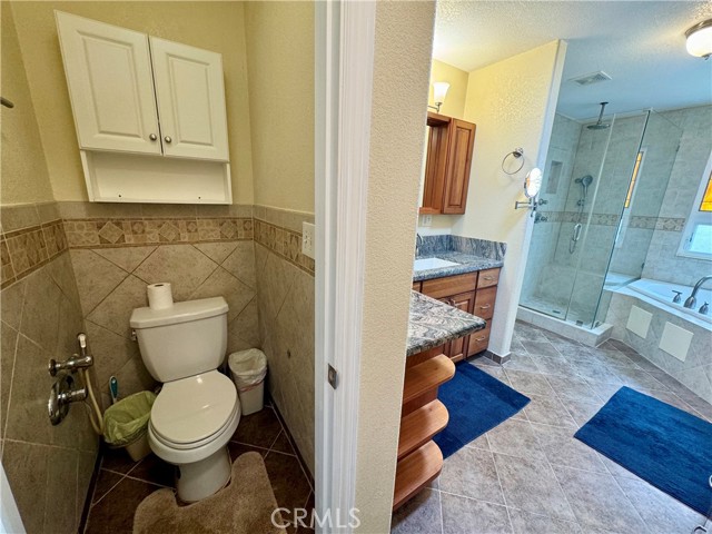 Detail Gallery Image 11 of 19 For 1909 Deleware, Huntington Beach,  CA 92648 - 1 Beds | 2 Baths