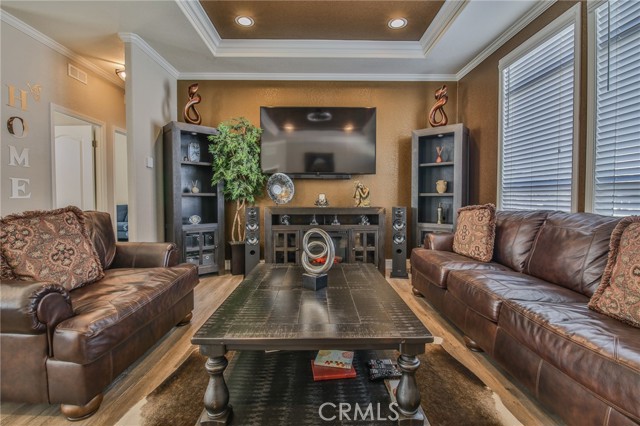 Detail Gallery Image 3 of 39 For 3595 Santa Fe Avenue, #302, Long Beach,  CA 90810 - 3 Beds | 2 Baths