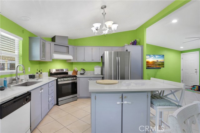 Detail Gallery Image 3 of 18 For 45465 25th St #237,  Lancaster,  CA 93535 - 3 Beds | 2 Baths