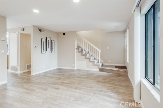 Detail Gallery Image 5 of 30 For 1637 Westmont, San Pedro,  CA 90732 - 3 Beds | 2/1 Baths