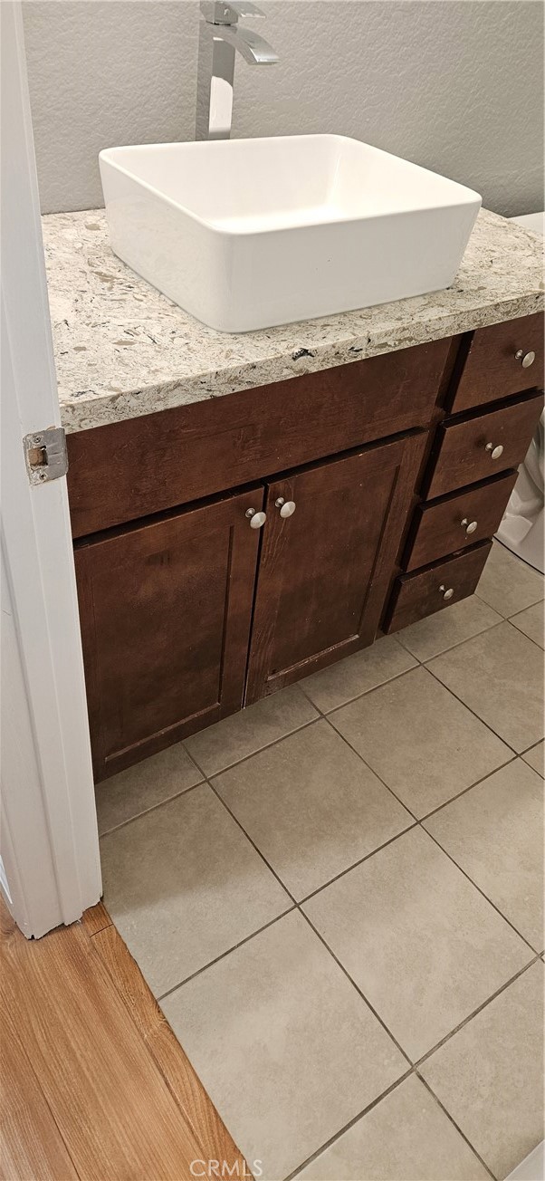 8718 Weybridge Place, Inglewood CA: https://media.crmls.org/medias/6111d4e5-cbad-4e31-9e37-e09f239a0066.jpg
