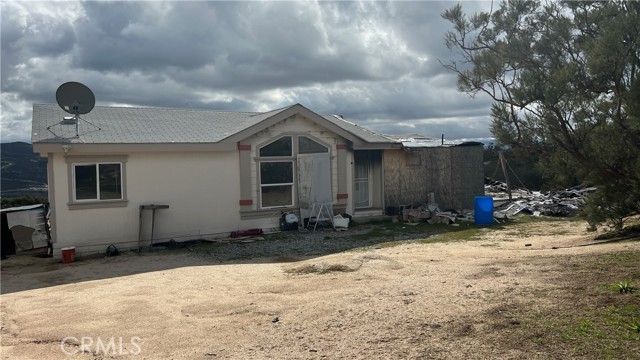 Detail Gallery Image 1 of 16 For 38980 Lorenzo Ln, Hemet,  CA 92544 - 3 Beds | 2 Baths