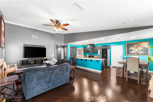 Detail Gallery Image 11 of 36 For 37068 Waltham Pl, Palmdale,  CA 93550 - 4 Beds | 2 Baths