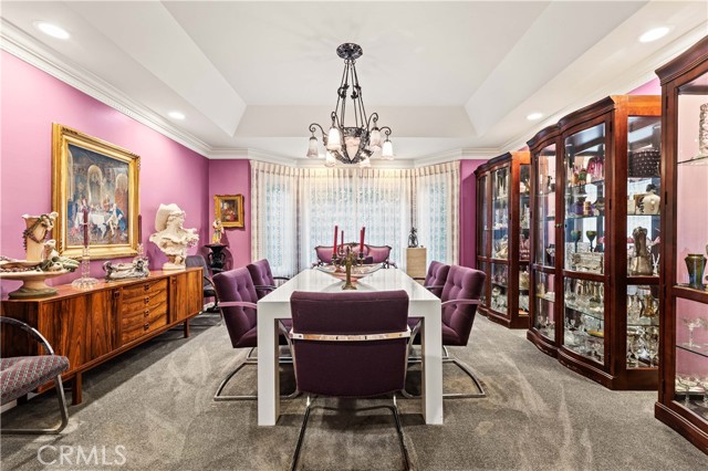 Detail Gallery Image 9 of 46 For 4960 Densmore Ave, Encino,  CA 91436 - 5 Beds | 5/2 Baths