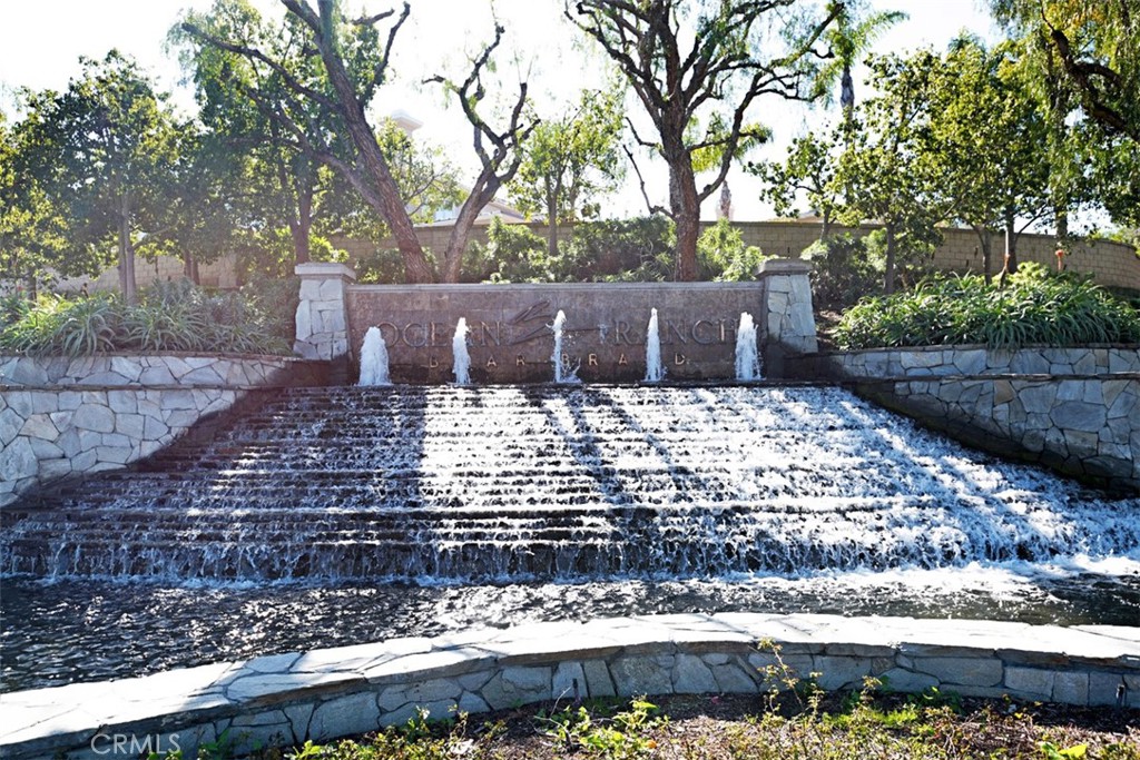 https://media.crmls.org/medias/61147dcc-babd-463a-8d5d-2f8426a2b301.jpg?preset=X-Large