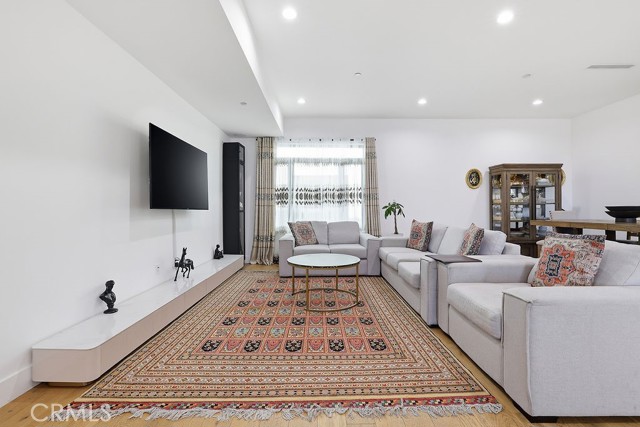 Detail Gallery Image 6 of 32 For 6511 N Contour Ln, North Hollywood,  CA 91606 - 3 Beds | 3/1 Baths