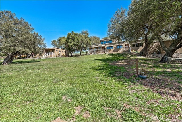 10950 Fox Springs Road, Murrieta CA: https://media.crmls.org/medias/6115216e-b878-4514-acd3-b2d57e38a2bc.jpg