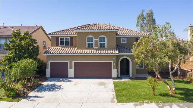 6561 Golden Club Dr, Eastvale, CA 91752