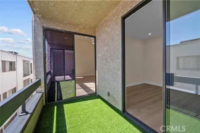 4641 Fulton Avenue, Sherman Oaks CA: https://media.crmls.org/medias/6116cabb-ed9c-45c5-9c38-da2abcdd225e.jpg