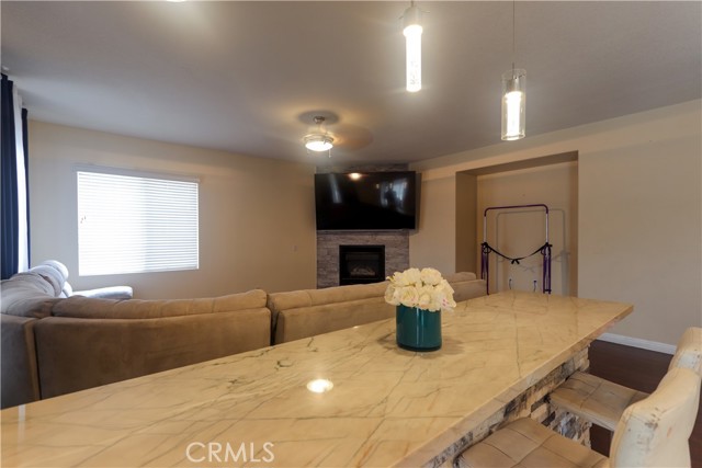 17581 Cedarwood Drive, Riverside CA: https://media.crmls.org/medias/61176b97-883e-4060-a588-d20a7dec5504.jpg