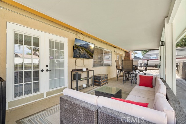19692 Rowan Avenue, Rialto CA: https://media.crmls.org/medias/61184fe3-d377-4bb8-8766-4cc7f2e39951.jpg