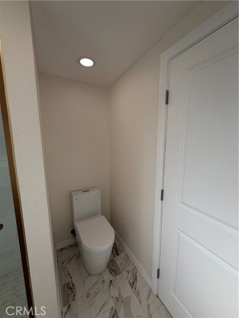 Detail Gallery Image 16 of 21 For 2432 Larchmont, Santa Ana,  CA 92706 - 3 Beds | 2 Baths