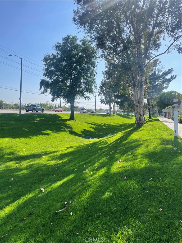 https://media.crmls.org/medias/611a423b-a49a-43c4-bda4-db4a91c3a834.jpg?preset=X-Large