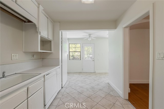 164 S Berkeley Avenue, Pasadena CA: https://media.crmls.org/medias/611a581a-557f-4e3b-a940-b66b5434c9f7.jpg