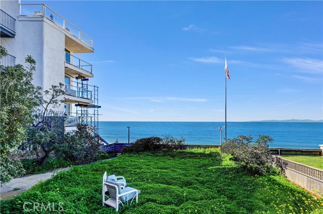 Detail Gallery Image 13 of 22 For 613 Esplanade, Redondo Beach,  CA 90277 - 6 Beds | 1 Baths